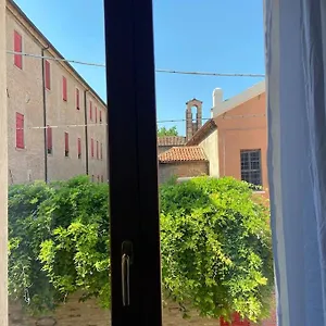 https://trilocale-il-glicine-in-centro-con-bella-vista.emilia-romagnahotels.net