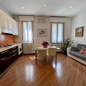https://charming-apartment-near-saragozza-bologna.emilia-romagnahotels.net
